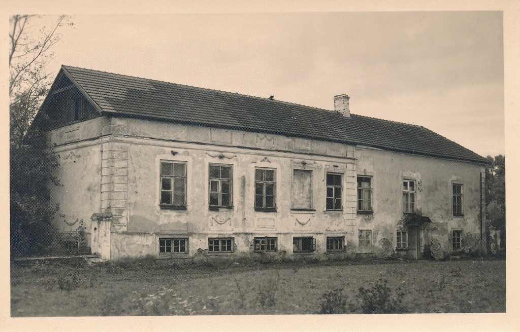 Kalvi mõisa kõrvalhoone