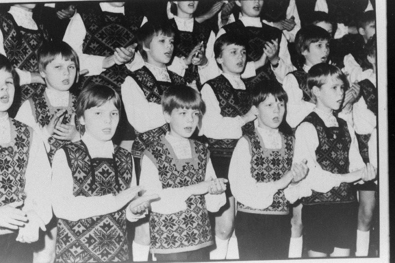 Tartu Poistekoor esineb Riia Toomkirikus.