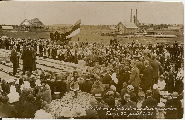 foto, uue koolimaja nurgakivi panek Türil 1923.a.