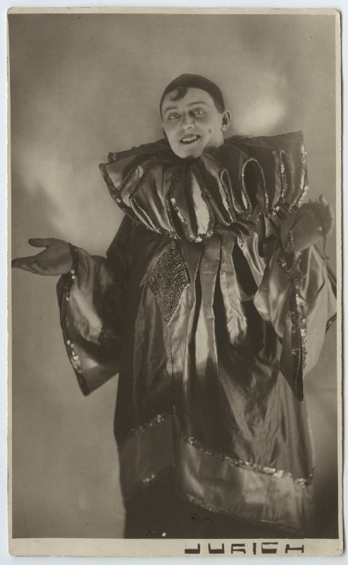 Borissoff (Boris Jaanikosk);
alustas tegutsemist estraadil 1915.a.a kupletistina Moskvas. 1917.a. alates professionaalne näitleja Peterhofis ja Leningradis. Eestis tegutses estraadinäitlejana, tantsijana ja orkestrandina aastail 1918-1936.