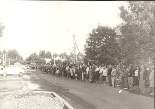 foto,  Balti kett Türil 1989