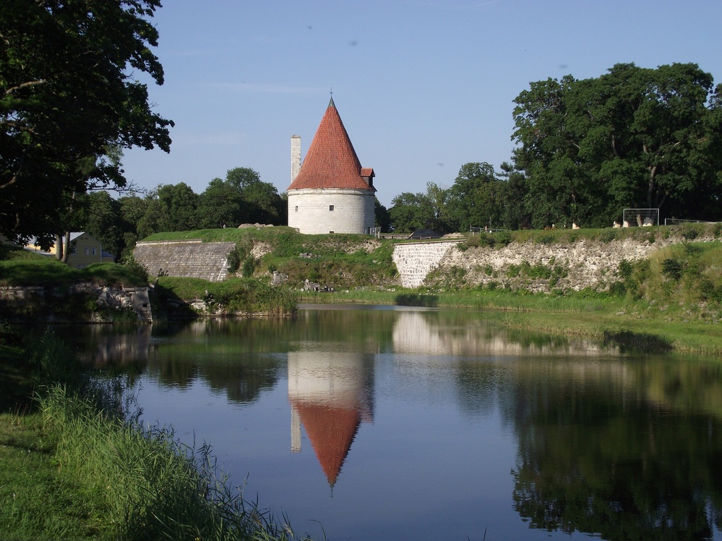 Kuressaare linnuse suurtükitorn (2) - Kuressaare linnuse suurtükitorn.