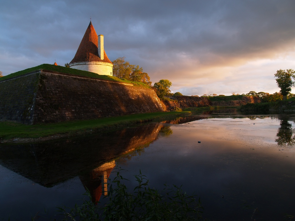 Kuressaare piiskopilinnus - Põhjabastioni suurtükitorn - Kuressaare piiskopilinnus. Põhjabastioni suurtükitorn.