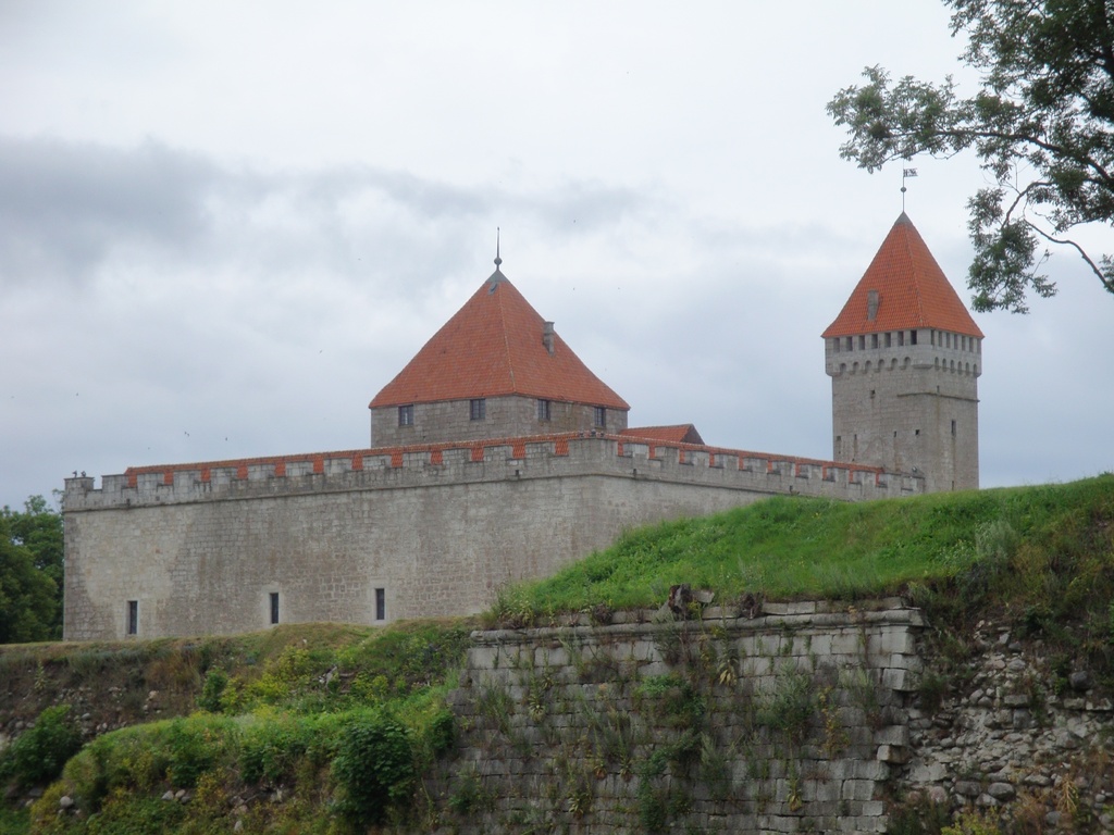 Bischofsburg (Piiskopilinnus) in Kuressaare auf Saaremaa 2010 - Castle in Kuressaare, Saaremaa, Estonia