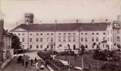 Toompea loss1 - Administrative building of the Governorate of Estonia, part of the Toompea Castle. The Alexander Nevsky Cathedral was later (1894–1900) built into the park seen in the foreground.  similar photo