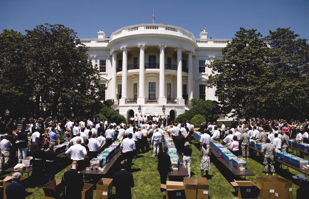 Steelers at White House front yard 2009 - President Obama and the Super Bowl champion Pittsburgh Steelers pack care packages for distribution by the USO during an event on the South Lawn of the White House May 21, 2009. (Official White House Photo by Lawrence Jackson)
