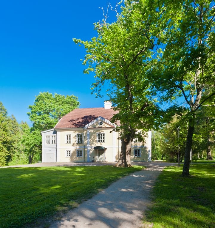 Back Manor - Vihula Manor in Estonia