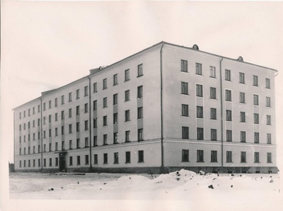 Uus EPA ühiselamu (Nooruse 1) . Tartu, 8.01.1960.  duplicate photo