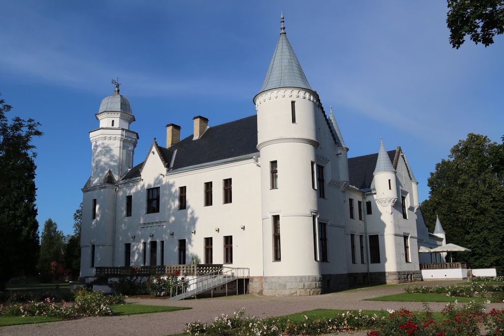 Alatskivi castle - The castle was built by the landlord Arved von Nolcken in 1880-1885.