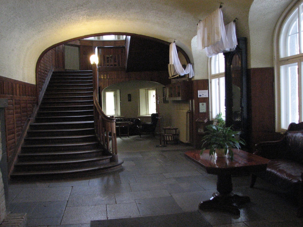 Taagepera Castle 03 - Taagepera Castle. Year 2008.

Lobby