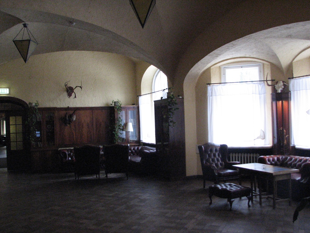 Taagepera Castle 08 - Taagepera Castle. Year 2008.

Hunting hall