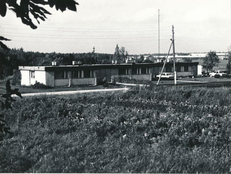 Foto. Haapsalu KEK i ehitustegevus. Ühepereelamud Piirsalus. "Jõud" kolhoos, 1981.