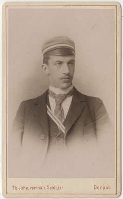 Korporatsiooni liige, portreefoto  duplicate photo