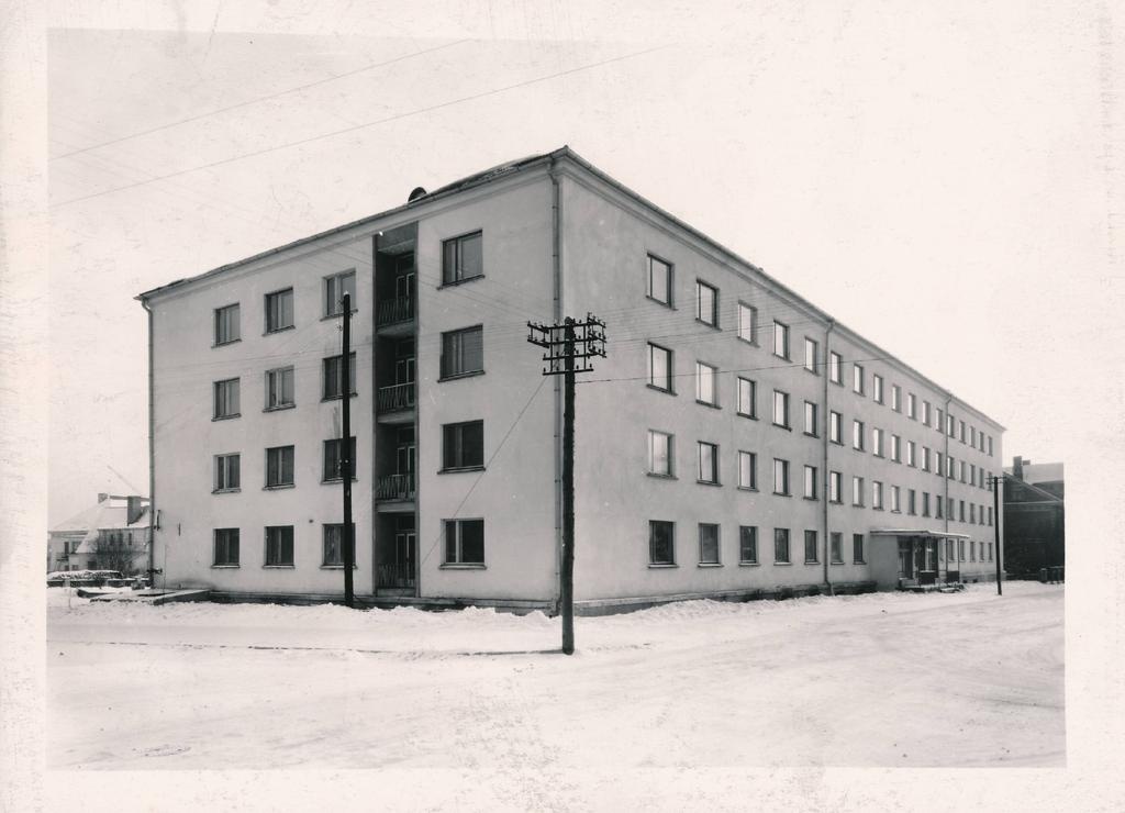 Tartu linnavaade. TRÜ ühiselamuPälsoni 14 (Pepleri 14). 10.01.1960.a.