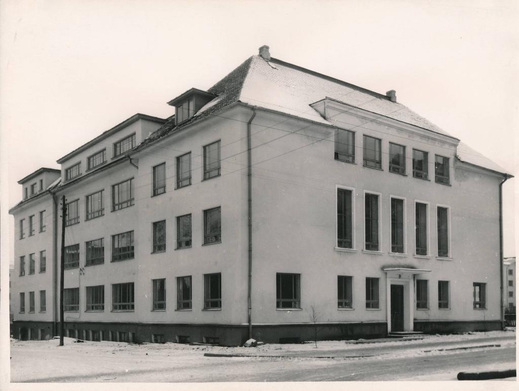 Tartu linnavaade. Tartu Kunstimaja (Tartu kunstnike maja; Vanemuise 26). 1960