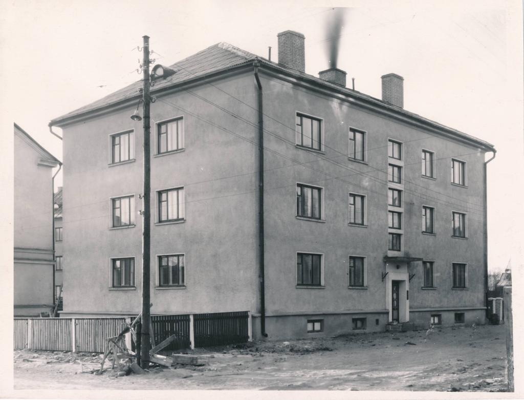 Tartu linnavaade. Elamu Õpetaja 2. 10.12.1959.a.