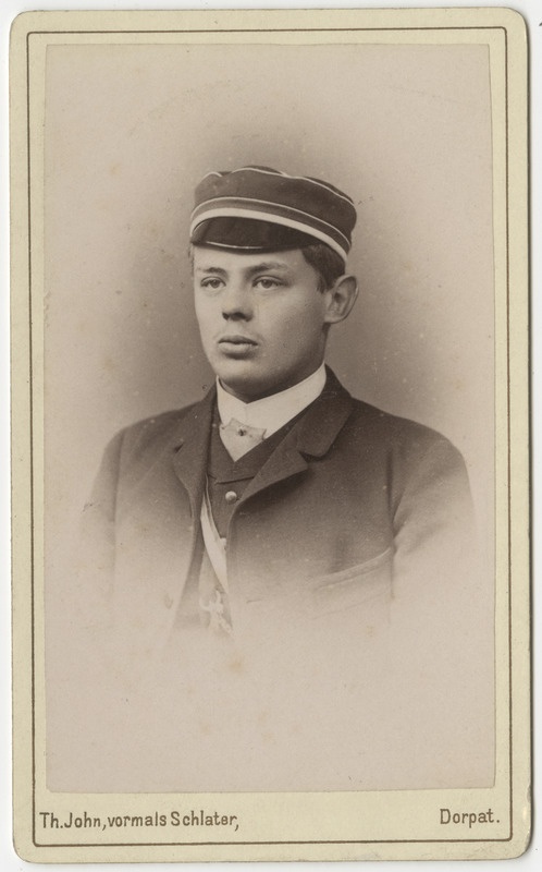 Korporatsiooni "Estonia" liige Egmont von Brevern, portreefoto