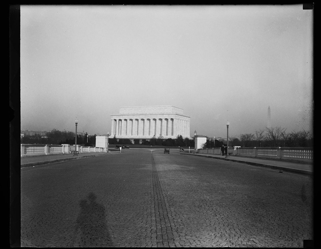 Lincoln Memorial, Washington, D.C. LCCN2016890230 - Title: Lincoln Memorial, Washington, D.C.
Abstract/medium: 1 negative : glass ; 4 x 5 in. or smaller