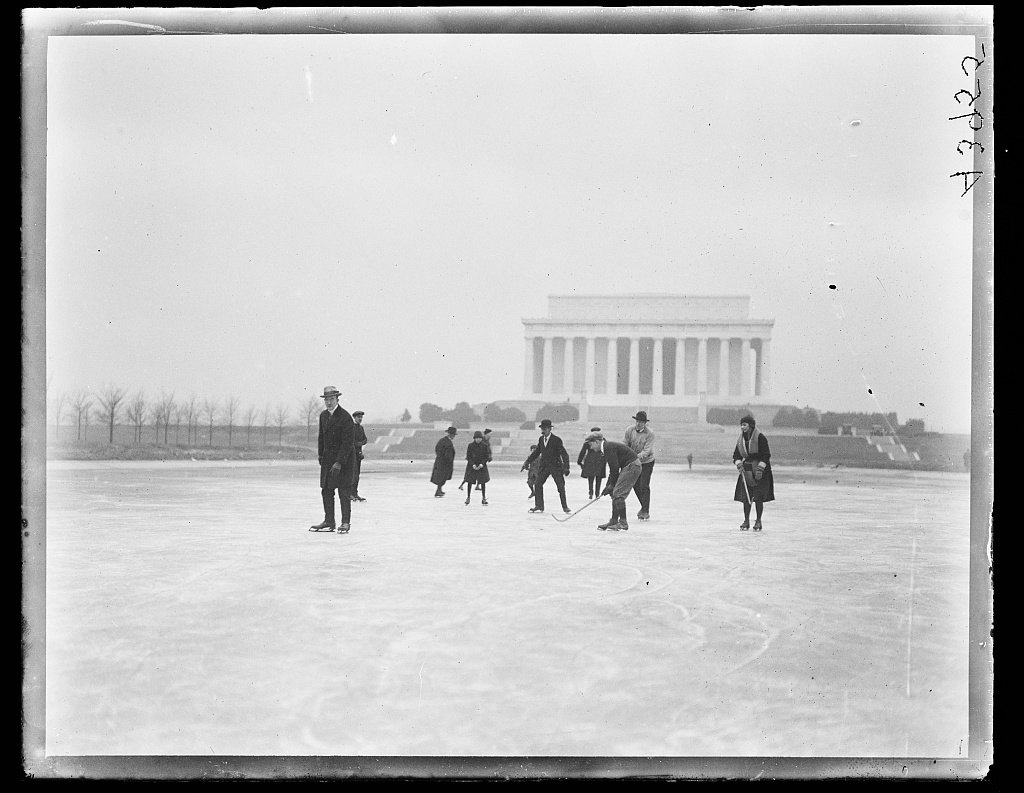 Ice skating at Lincoln Memorial, Washington, D.C. LCCN2016891154 - Title: Ice skating at Lincoln Memorial, Washington, D.C.
Abstract/medium: 1 negative : glass ; 4 x 5 in. or smaller