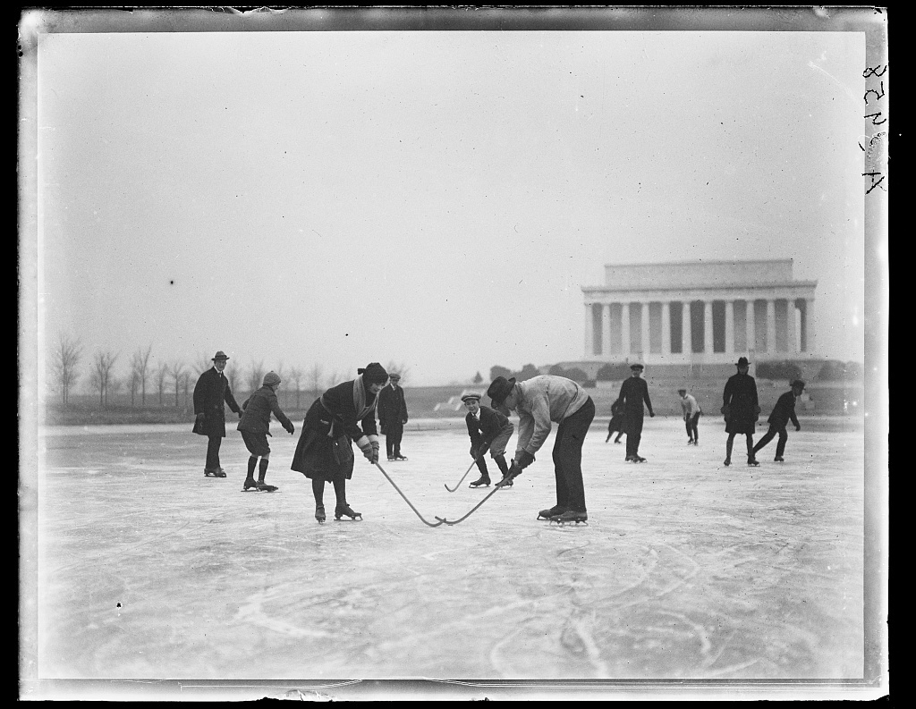 Ice skating at Lincoln Memorial, Washington, D.C. LCCN2016891157 - Title: Ice skating at Lincoln Memorial, Washington, D.C.
Abstract/medium: 1 negative : glass ; 4 x 5 in. or smaller