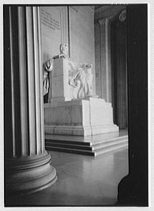 Lincoln Memorial, Washington, D.C. LOC gsc.5a02021 - Title: Lincoln Memorial, Washington, D.C.
Abstract/medium: Gottscho-Schleisner Collection (Library of Congress)

Physical description: 1 negative :