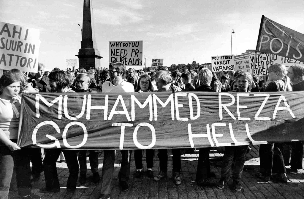 Helsinki-protest-Pahlavi-1970 - Photograph of a protest held in Helsinki against the visit of the Shah Mohammad Reza Pahlavi.