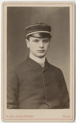 Korporatsiooni "Livonia" liige Arnold von Loewis of Menar, portreefoto  duplicate photo