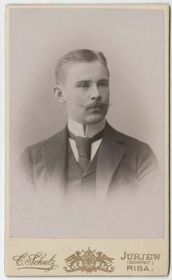 Korporatsiooni "Livonia" vilistlane Max von Anrep, portreefoto  duplicate photo