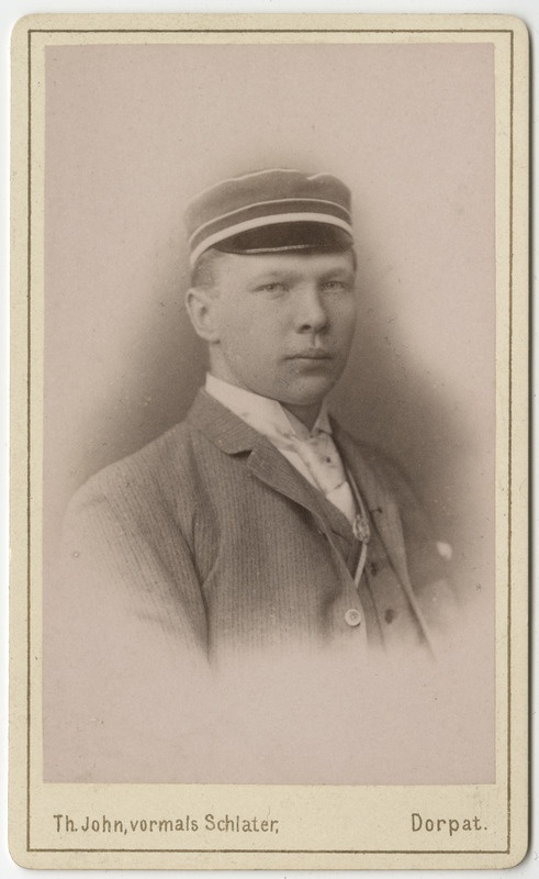 Korporatsiooni "Livonia" liige Werner von Loewis of Menar, portreefoto