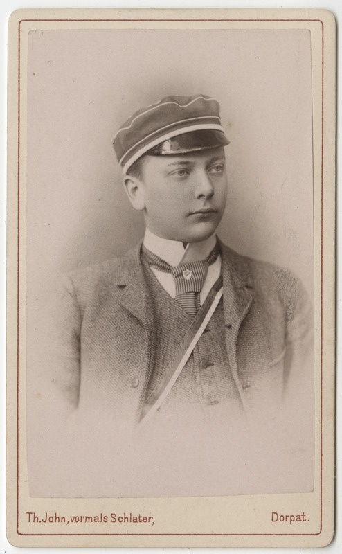 Korporatsiooni "Livonia" liige Ernst Maurach, portreefoto