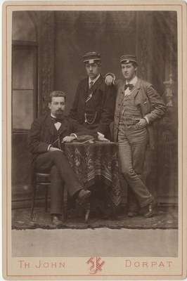 Korporatsiooni "Livonia" liikmed Winfried Hansen ja tema akadeemilised pojad Kurt von Anrep ja Burchard von Schrenck  duplicate photo