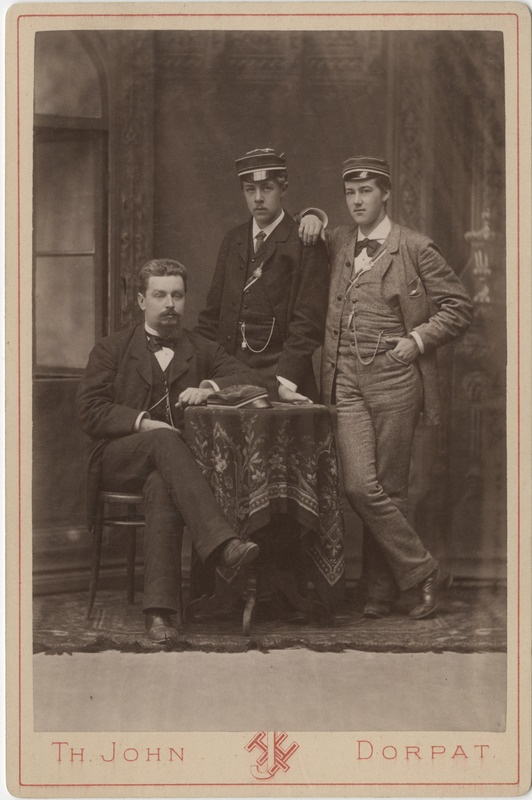 Korporatsiooni "Livonia" liikmed Winfried Hansen ja tema akadeemilised pojad Kurt von Anrep ja Burchard von Schrenck