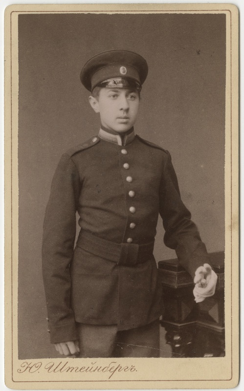 Mundris noormees, portreefoto