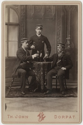 Osa korporatsiooni "Livonia" 1885 a. I semestri värvicoetusest, grupifoto  duplicate photo