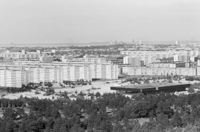 Uus Tallinn - Mustamäe.  similar photo