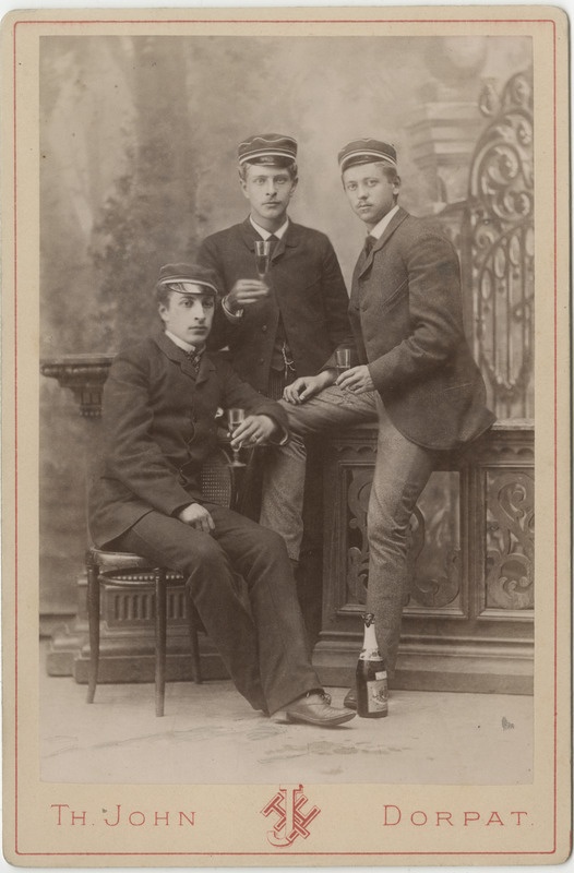 Osa korporatsiooni "Livonia" 1886 a. I semestri värvicoetusest, grupifoto
