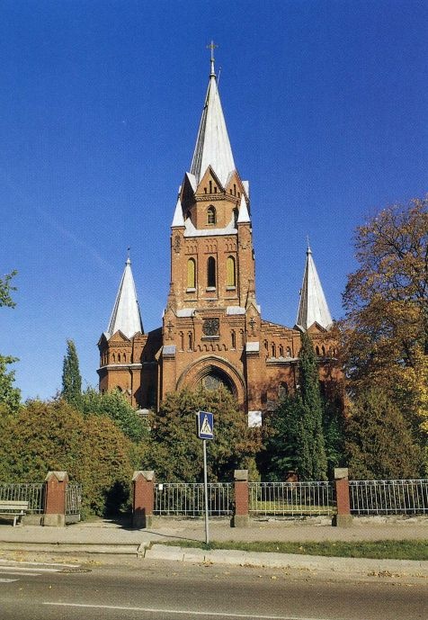 Peetri kirik, eestvaade. Tartu, 1990-1995. Foto Avo Mallene.
