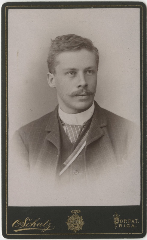 Korporatsiooni "Livonia" liige Hermann Walter, portreefoto