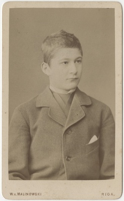 Richard von Hehn koolipoisina, portreefoto  duplicate photo