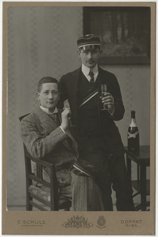 Korporatsiooni "Livonia" liikmed Erich von Sivers ja tema akadeemiline isa Walter von Roth