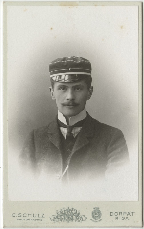 Korporatsiooni "Livonia" liige Nicolai von Oettingen, portreefoto