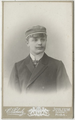 Korporatsiooni "Estonia" liige Roman Adelheim, portreefoto  duplicate photo