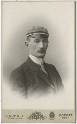 Korporatsiooni "Estonia" liige Ali, portreefoto  duplicate photo