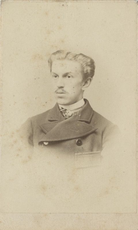 Korporatsiooni "Estonia" liige parun Alfred Rosen, portreefoto