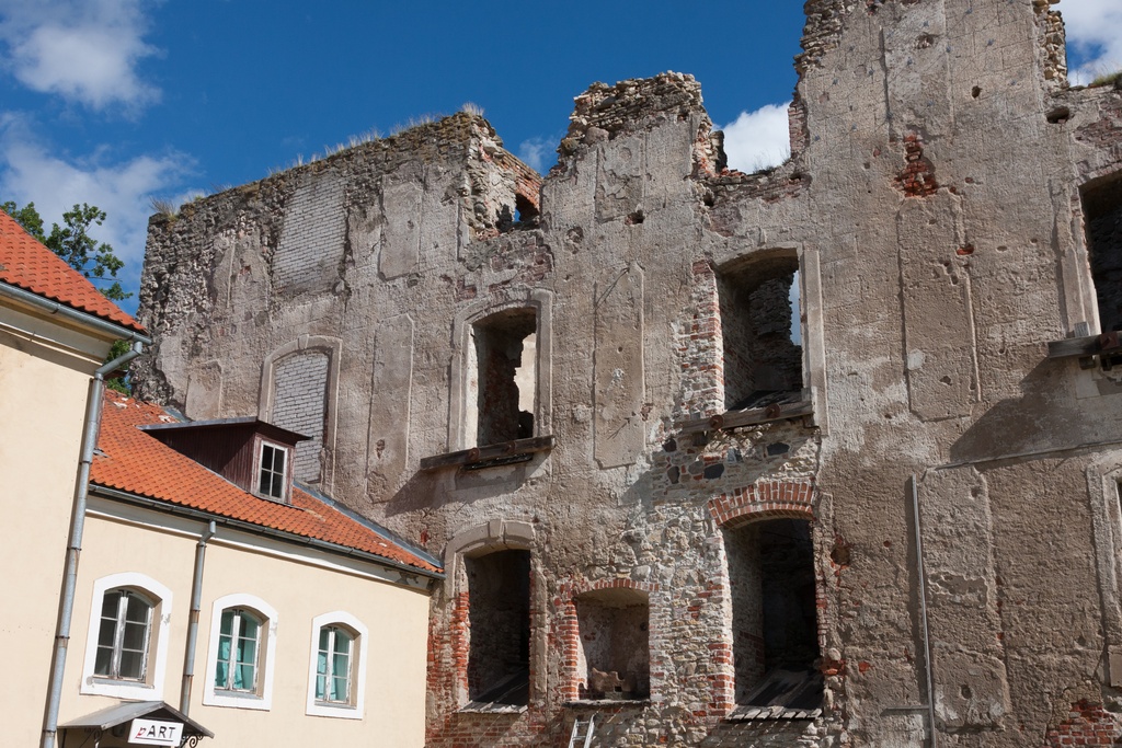 Põltsamaa Castle ruin - Ruined wall inside Põltsamaa Castle.