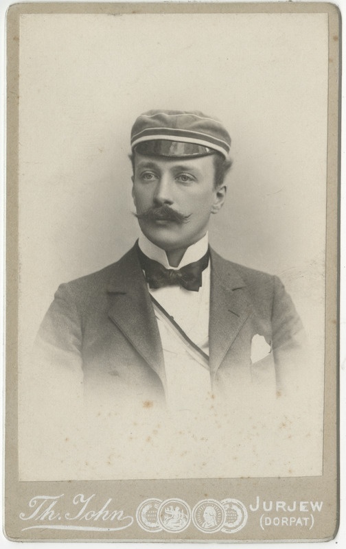 Korporatsiooni "Estonia" liige Oskar Printz, portreefoto