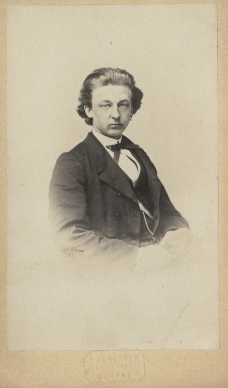 Korporatsiooni "Estonia" liige Leonidas Smirnow, portreefoto