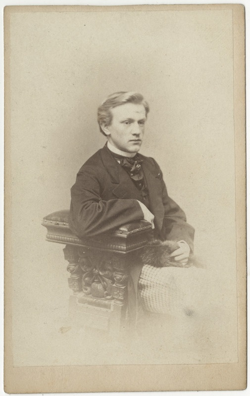 Parun Ernst Stackelberg noorena, portreefoto
