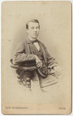 Korporatsiooni "Livonia" liige, portreefoto  duplicate photo