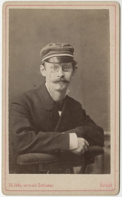 Arvatavasti korporatsiooni "Livonia" liige, portreefoto  duplicate photo